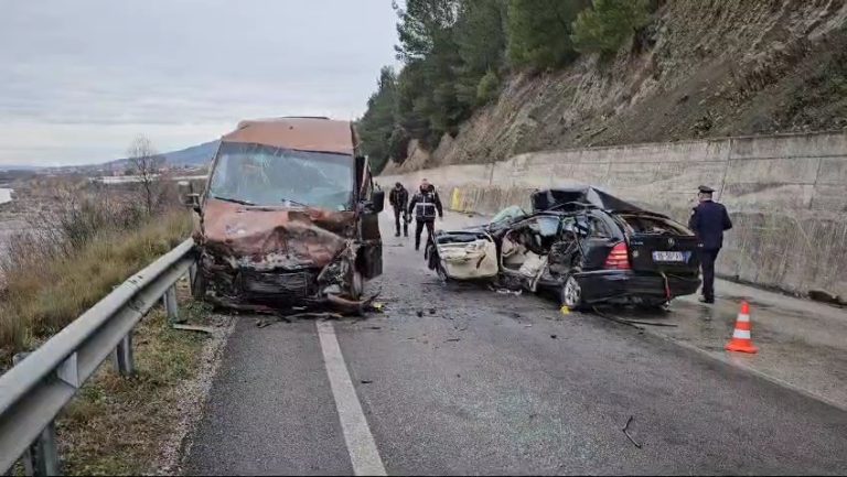 Tragjike! 2 të vdekur nga aksidenti në Elbasan