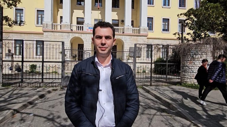 Erion Murataj uron mësuesit e qarkut Elbasan për 7 Mars!