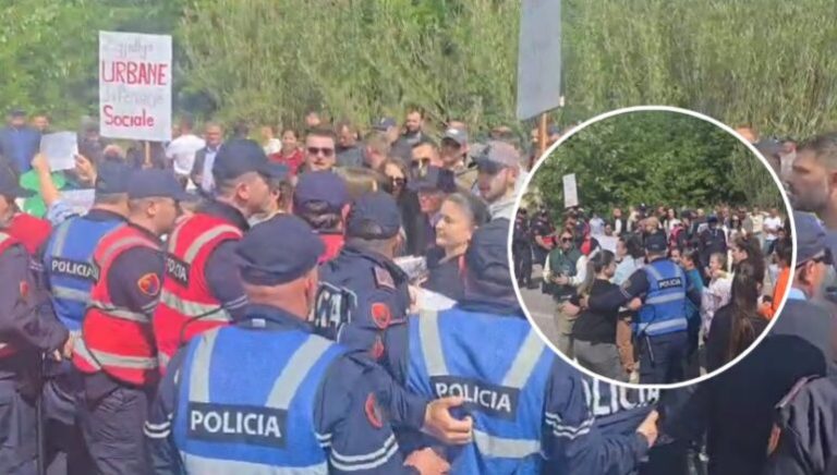 Balluku i injoroi/ Kundër projektit të rrugës, tensione në protestën në Hotolisht, banorët përplasen me policinë