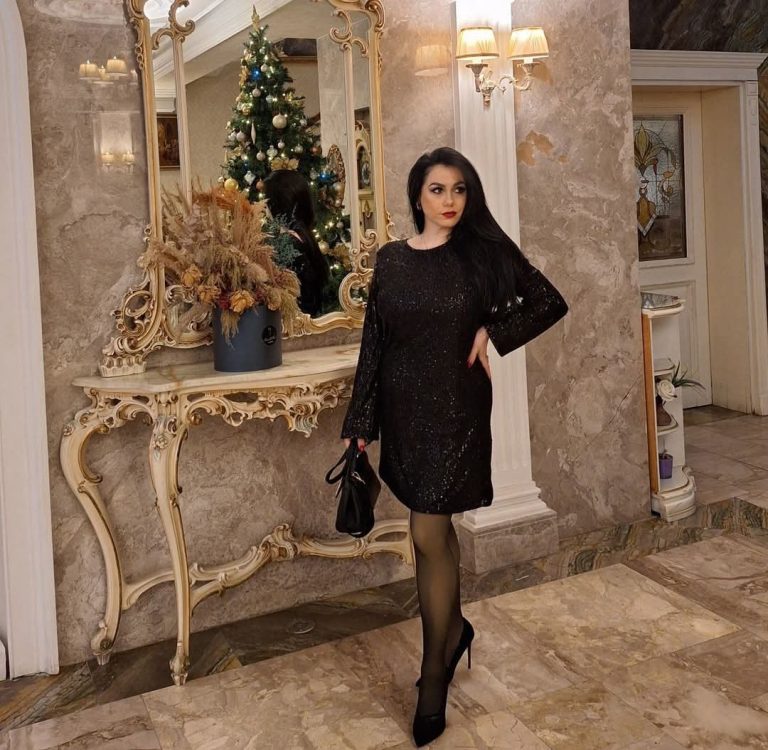 Irida Gjordeda, drejtoresha që abuzon me stafin.