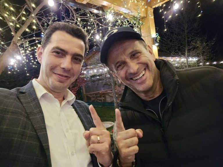 Uccio De Santis dhe Erion Murataj pozojnë me “11” PSD për 11 majin
