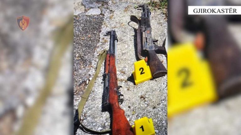Gjenden 2 kallashnikovë dhe municione në Dropull, dërgohen për ekspertim
