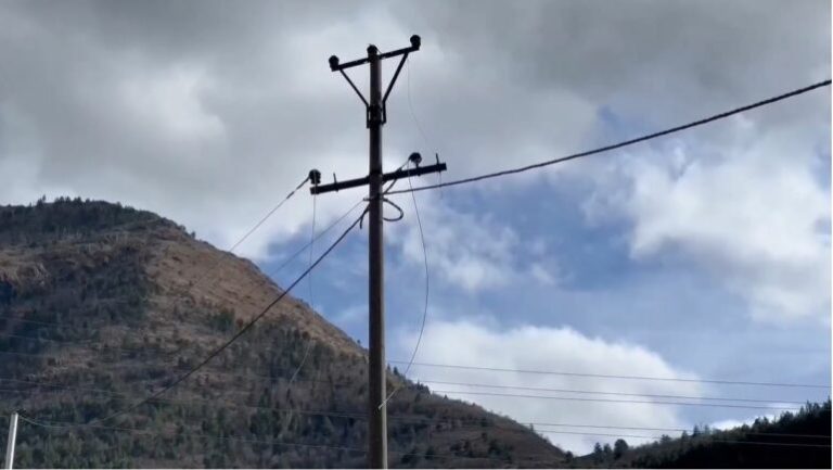 EMRI/ Po punonte për riparimin e linjës në Lushnjë, ndërron jetë elektricisti 30-vjeçar