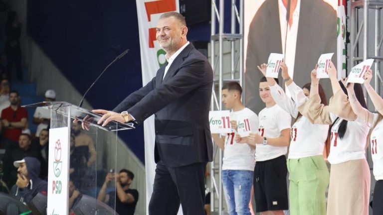 “Falënderoj 50 mijë shqiptarët”, forcë e tretë politike në zgjedhje, Tom Doshi mesazh votuesve: PSD dhe unë do punojmë pa u lodhur!