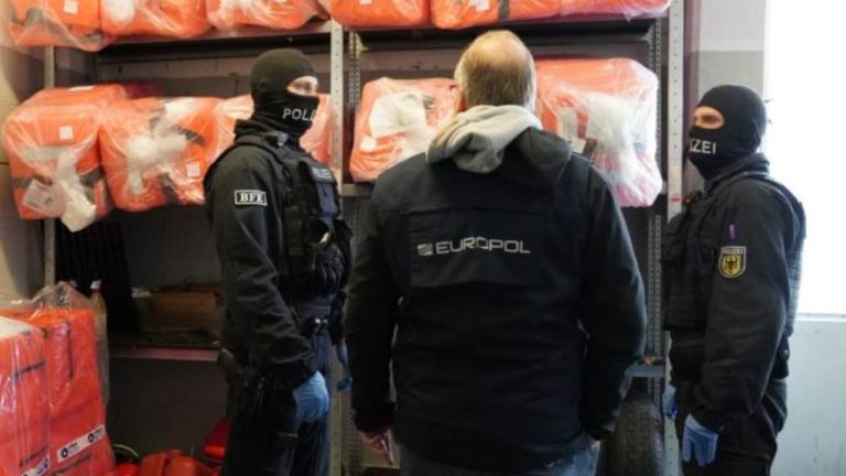 184 milionë euro para dhe kriptovaluta, drogë, armë/ Europol arreston 270 persona nga disa vende të botës