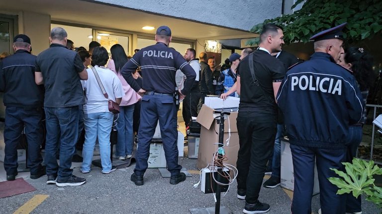 Fillon dorëzimi i materialeve zgjedhore në Elbasan