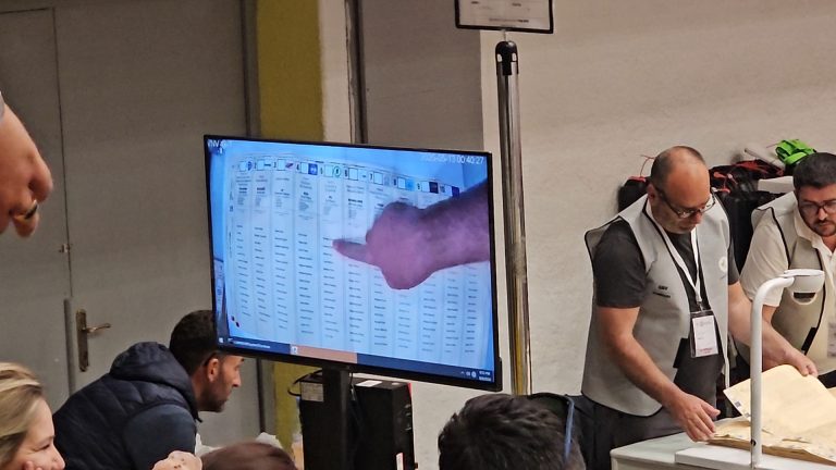 Goditet PSD Elbasan? Mbi 3000 vota të pavlefshme. Kush e “shiti” burrërinë?