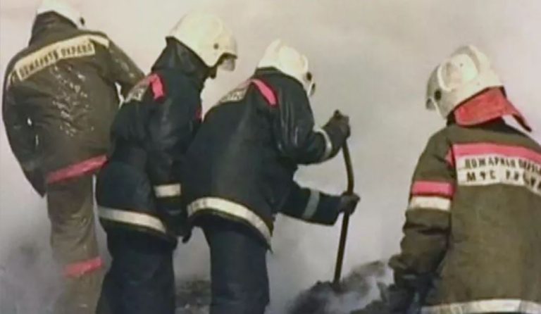 Ngjarje e rëndë në Siberi, pesë adoleshentë vriten dhe katër të tjerë plagosen, autori vdes mes flakëve