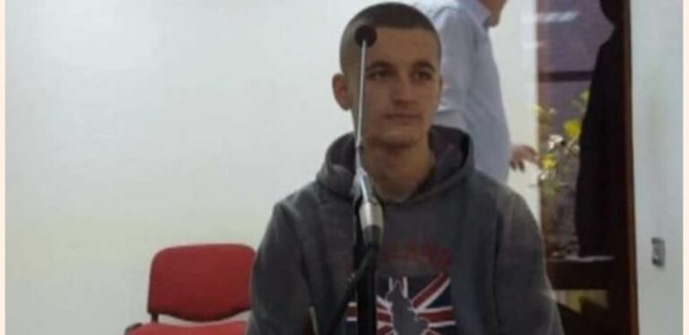 I rrezikshmi i Pogradecit! U arrestua për drogë e armë, Fabian Muçollari më 2016 ekzekutoi shokun për një vajzë, dëshmia: Bënte si epror, më goditi me karrige hekuri