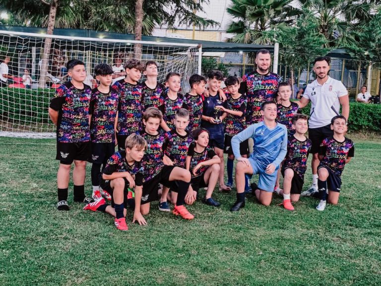 Festë Futbolli në Kompleksin “Pepa”, 16 ekipe dhe qindra fëmijë në turneun dy ditor (Foto)