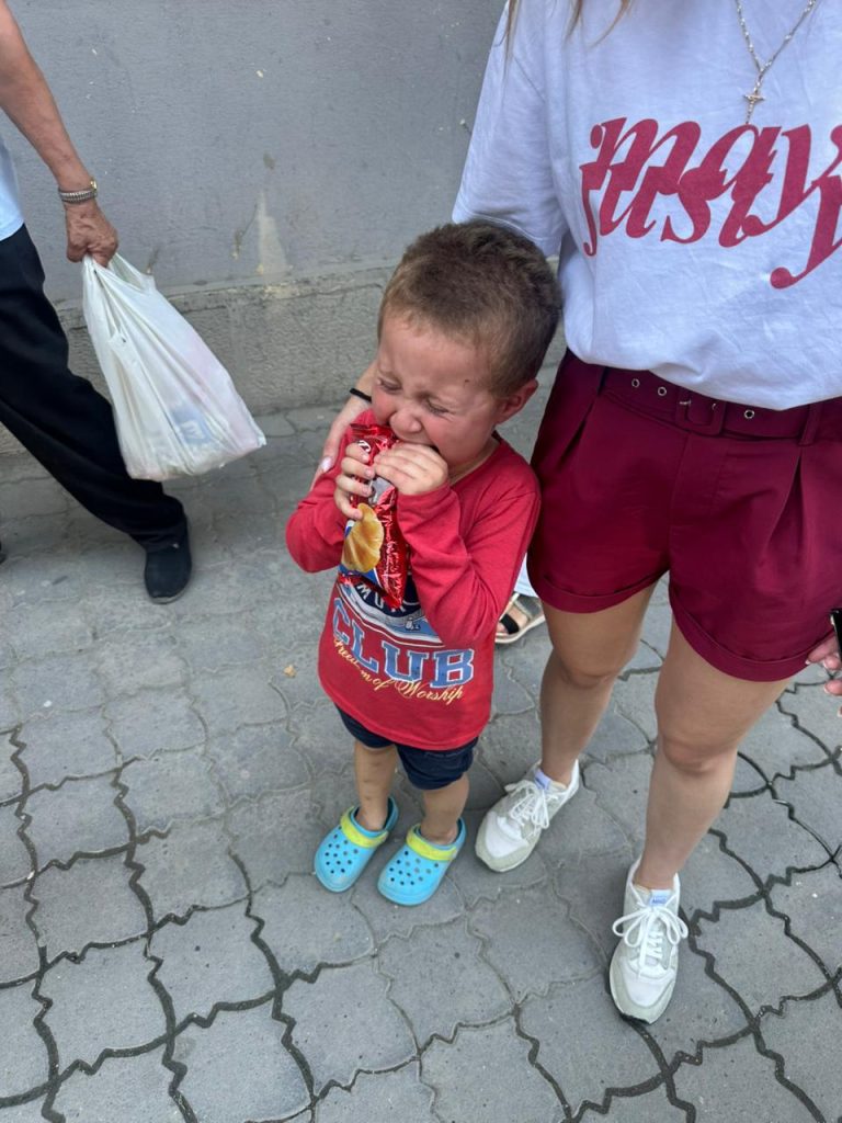 Urgjente! Policia e Elbasanit gjen një fëmijë 4 vjeç që dyshohet se i ka humbur prindërve