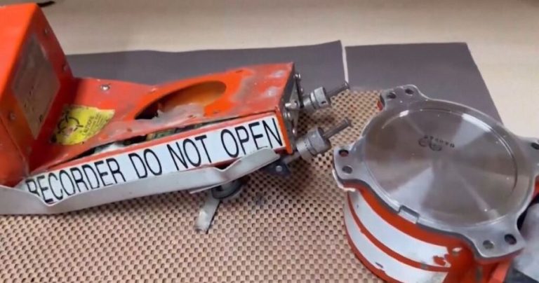 Rrëzimi i avionit në Indi, asnjë “gjurmë” nga kutia e zezë