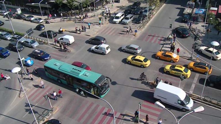 Nëse nuk paguani taksa e tatime, do ju sekuestrohen makinat!