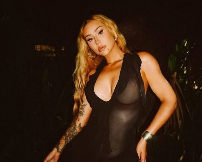 Iggy Azalea feston 35-vjetorin me poza provokuese