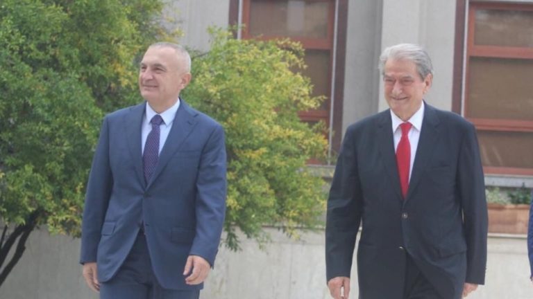 Plas’ brenda koalicionit të PD, Berisha u mbyll kutitë kandidatëve, Meta kërkon rinumërim votash