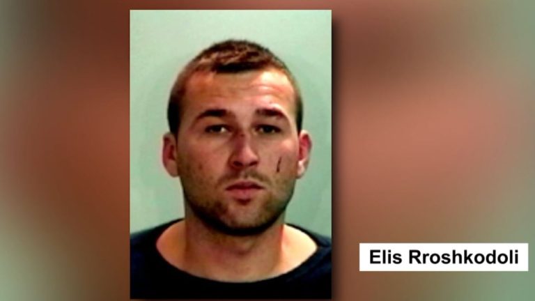 Vetëm Elisin kisha, burrin ma vranë, djali tjetër me vdiq në aksident”, nëna e 36-vjeçarit: Ishte tip i mbyllur, po bënte pasaportën