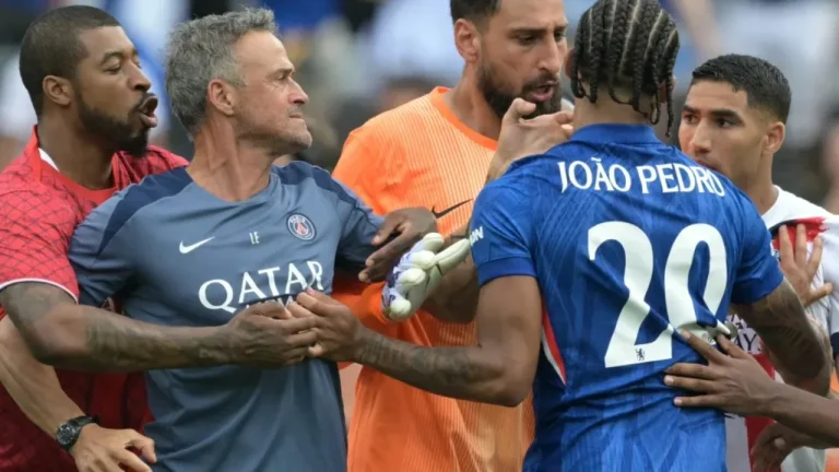 Goditi me shuplakë futbollistin e Chelsea-t pas finales së Botërorit, Luis Enrique “thyen” heshtjen/ Tekniku rrezikon dënimin drastik nga FIFA