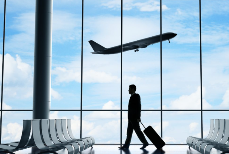 BE ndryshon rregullat për fluturimet. Ujin dhe parfumet pa limit sasie mund t`i mbash në çantat e dorës