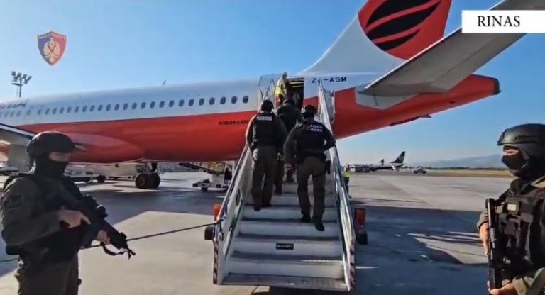 Ekstradohet Denis Bajri, pritet në Tiranë nga RENEA