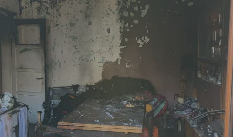 E rëndë në Korçë! Digjet në banesë një 52 vjeçare