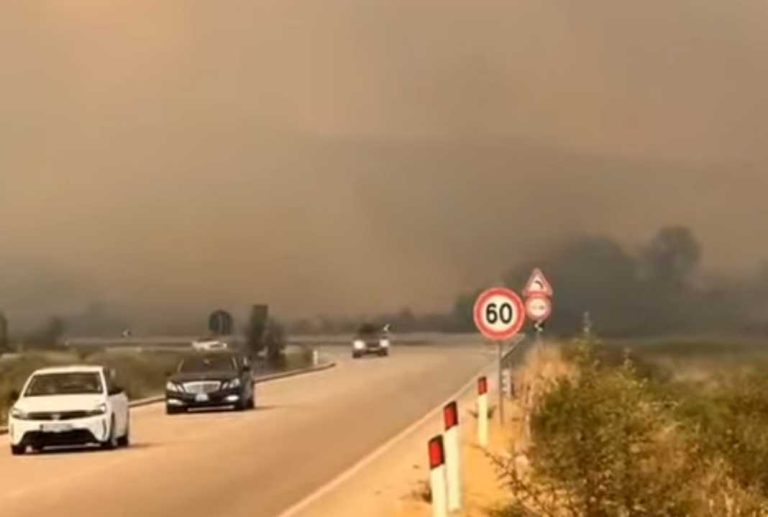 Marrin përmasa alarmante zjarret në Delvinë: Digjen 11 shtëpi dhe kisha në Senicë