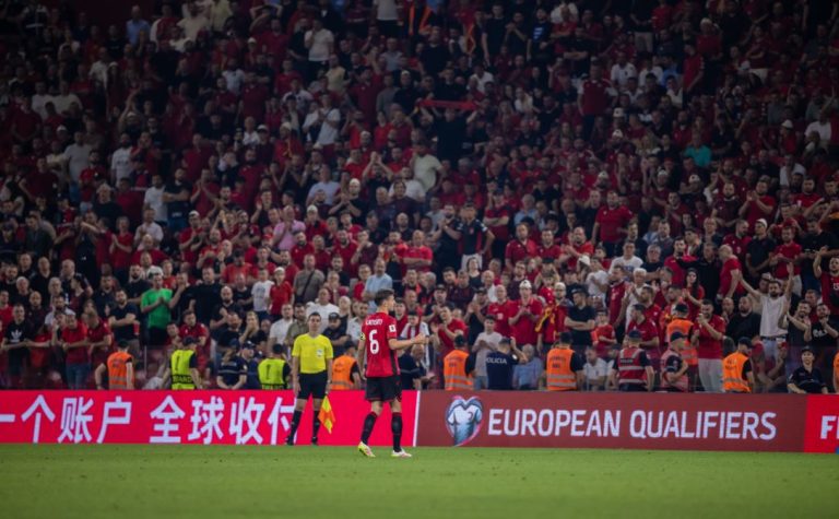 Ndeshja me Serbinë/ FSHF dënohet nga FIFA me gjobë dhe mbyllje 20% të stadiumit në ndeshjen me Letoninë