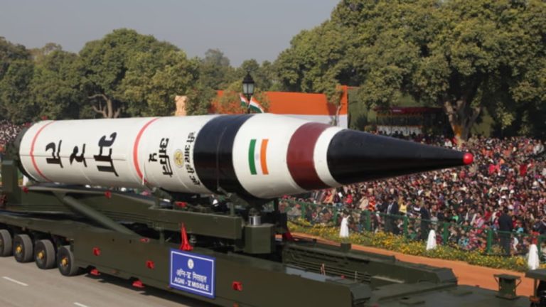 India teston me sukses një raketë me kapacitet bërthamor, e aftë të arrijë “në zemër” të Kinës