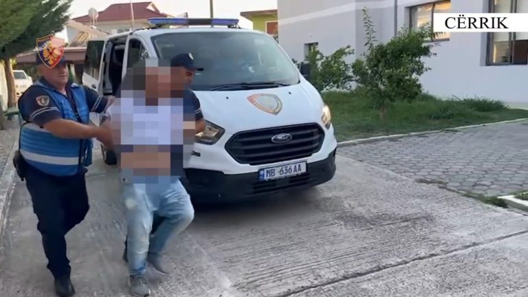 Cërrik/ Vodhi një makinë , arrestohet 49-vjeçari (Video)