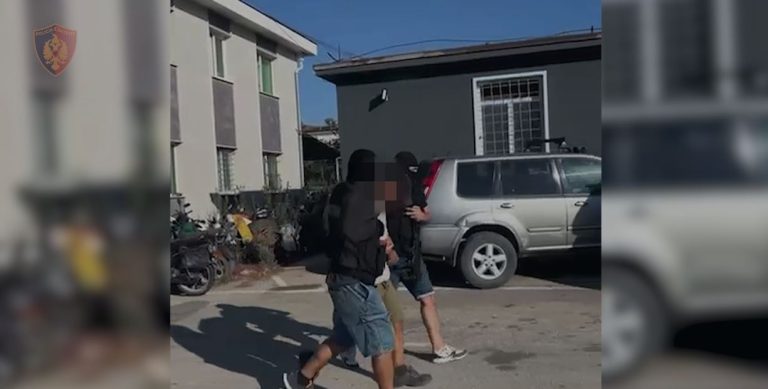 EMRAT/ Pjesë e një organizate kriminale, arrestohen me qëllim ekstradimin në Itali dy vëllezërit shqiptarë
