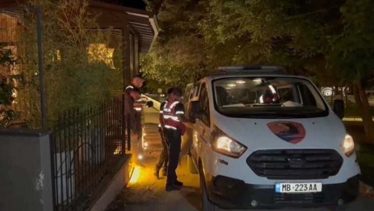 EMRAT/ Dy të plagosur me thikë pas sherrit masiv në një lokal në Korçë