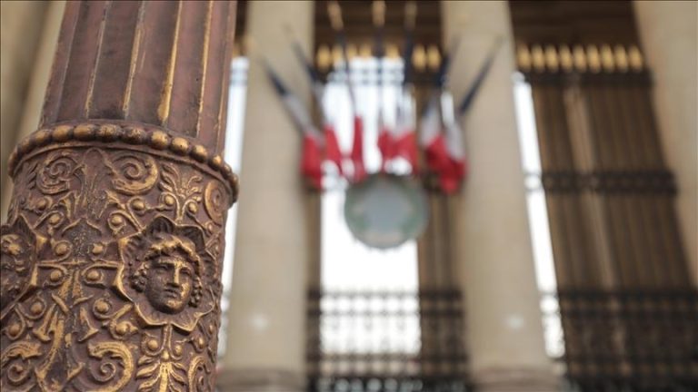 Franca kufizon përfitimet e përjetshme për ish-kryeministrat