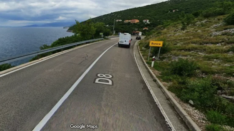 Aksident i rëndë në Kroaci/ Makina humb kontrollin dhe bie në det, katër të vdekur