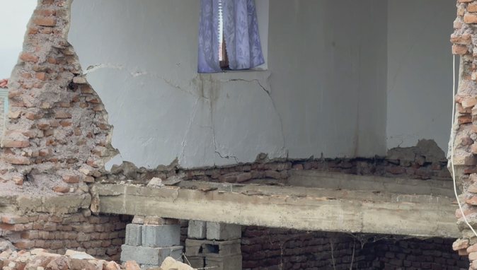 -674-382-1764423738xkr-banesa-maliq-frame-397-572