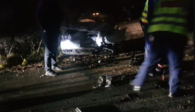 Aksident me vdekje në Elbasan! Makina përplaset me pemën, vdes 21 vjeçari