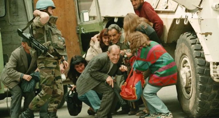 Skandal makabër në Itali! Të pasurit paguanin 100 mijë euro për të vrarë boshnjakët e pafajshëm që ishin nën rrethim