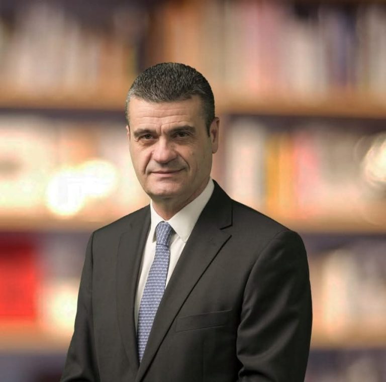 “VESI I BUKUR I FATOS NANOS”-NJË SHKRIM NGA ASTRIT PATOZI