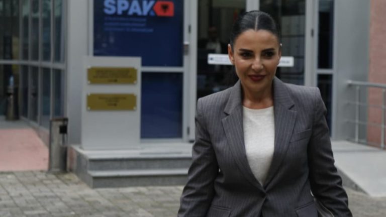 GJKKO e pezulloi nga detyra, sot seanca në Kushtetuese, merret vendimi për Ballukun!