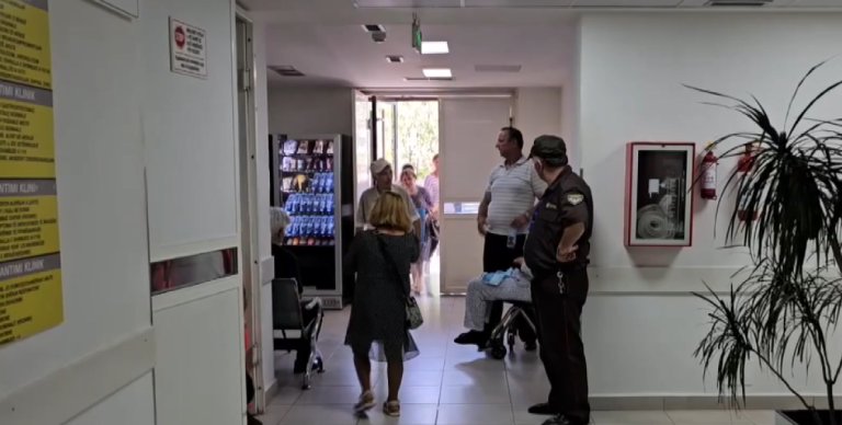 Shtohen vizitat te mjeku në Elbasan/ Ulja e temperaturave ka sjellë probleme tek qytetarët, në disa raste rezultojnë me Covid