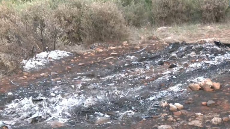 Misteri i trupit të djegur në një makinë në Athinë, policia: Mjeti qëndroi aty për më shumë se 48 orë, proçes i vështirë identifikimi për shkak të karbonizimit