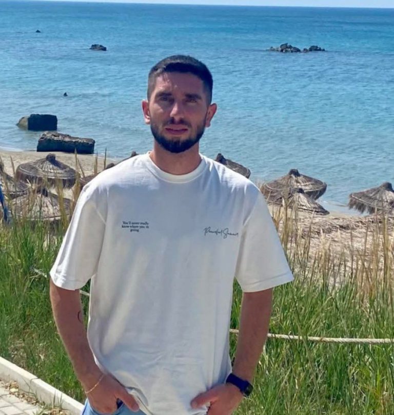 Nuk vij në shtëpi, nëse…”/ 27-vjeçari u gjet i djegur në makinën e tij, zbardhet ngjarja e rëndë në Qafën e Llogarasë