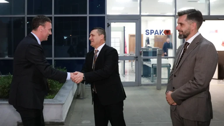 Nesër zgjidhet kreu i ri i SPAK, ambasada amerikane: Dumani vendosi standard për bashkëpunim të fortë kundër krimit, shpresojmë që edhe pasardhësi…