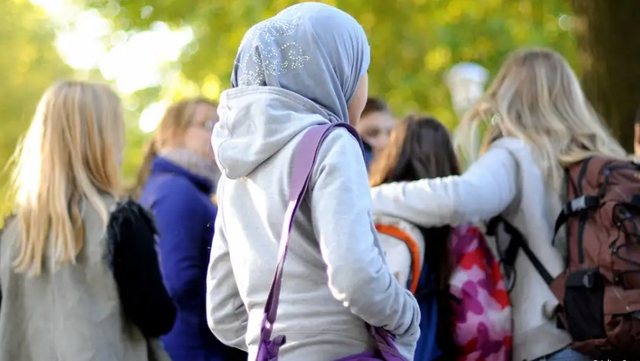 -640-0-cfa4a230505c743d812f17c3e052fe78