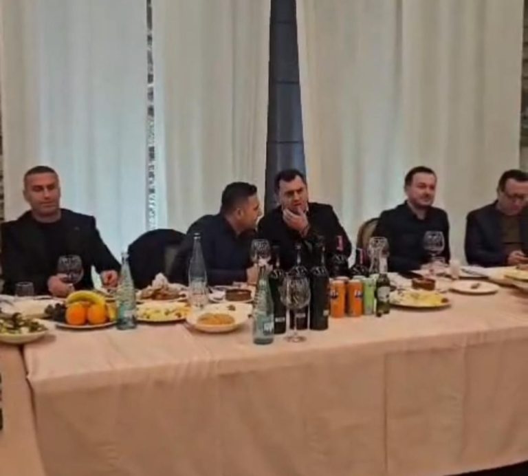 Gledian Llatja sfidon paralajmërimin e SHBA, feston me ministrin dhe ndërtuesin që e ka favorizuar, ortakë në kulla