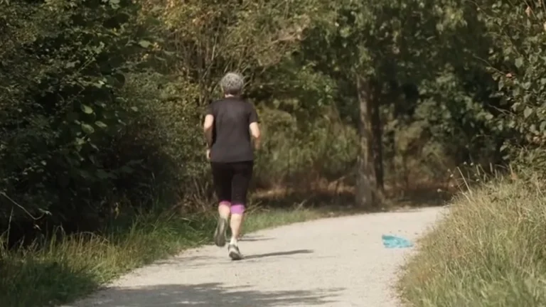 Ishte duke bërë vrap në një park, gruaja abuzohet seksualisht nga një 26-vjeçar, ishte fshehur pas shkurreve kur…