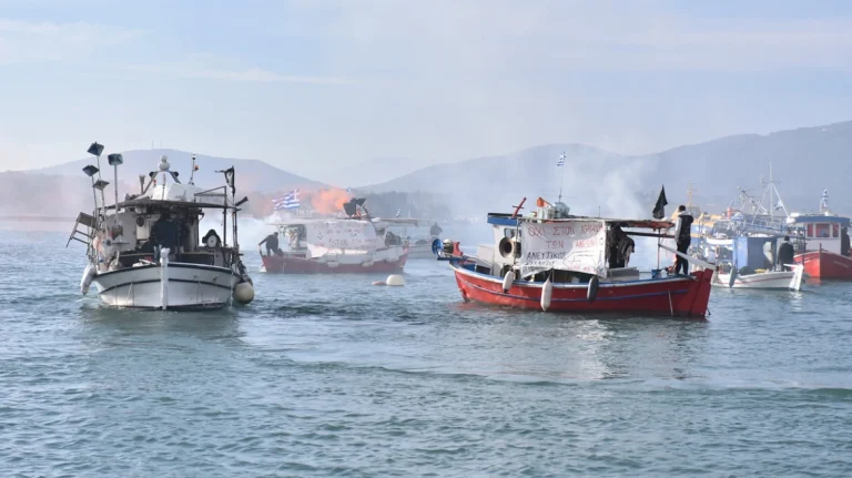 Tensionet në Detin e Zi, Rusia shkatërron tre anije turke pas telefonatës Erdogan-Putin