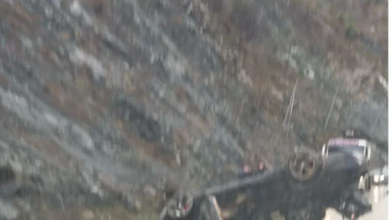 Aksident në aksin Librazhd–Elbasan, përmbyset automjeti, dy të plagosur në “Kthesën e Murrashit”