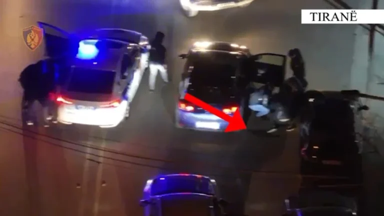 “Çmontohet” grupi kriminal në Tiranë/ “I forti” i Yzberishtit i dënuar për vrasje dhe tre të tjerë do shisnin kallashnikovë në Fresk dhe Tufinë