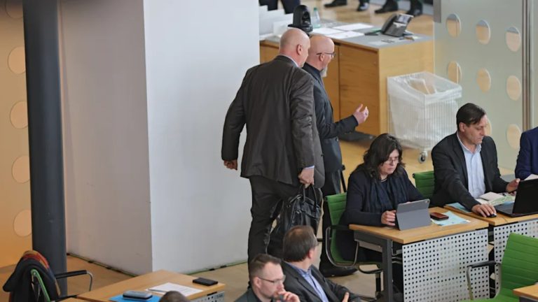 Skandal në Gjermani/ Akuzohet për shkelje të sanksioneve, politikani i AfD-së arrestohet në Parlament