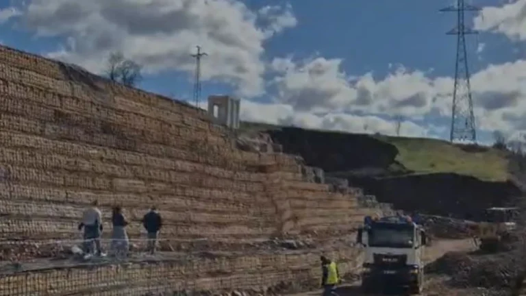 Gati nesër bypass-i për të bërë të mundur kalimin në pjesën e shembur