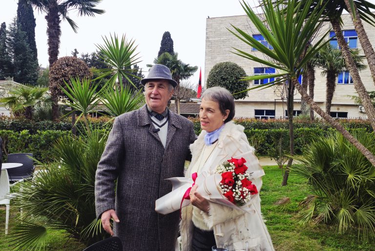 Një dashuri e pashuar 40-vjeçare, historia e artistëve Dhimitër dhe Fatbardha Topuzi në Elbasan